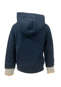 Felpa blu navy con polsini grigi e accentuazioni arancioni. Presenta un grande cappuccio e una vestibilità rilassata. Tessuto morbido con una trama liscia.