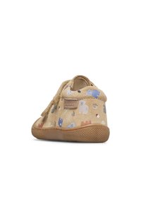 Chaussure pour enfants en suède tan avec motifs d'animaux en bleu et beige, dotée d'une semelle en caoutchouc et d'un système de laçage. Forme simple et arrondie.