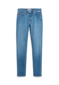 Jean skinny bleu avec cinq poches, fermeture par bouton et zip, et étiquette ArmandAngels à la taille.