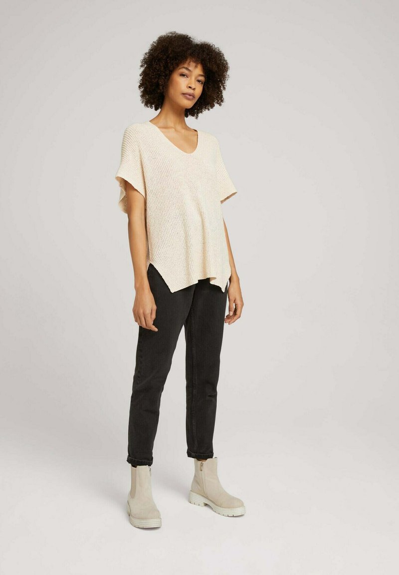 Damen T-Shirts | TOM TAILOR T-Shirt basic light cashew beige/offwhite - NU77377 Damen T-Shirts | TOM TAILOR T-Shirt basic light cashew beige/offwhite - NU77377