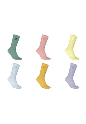 Six paires de chaussettes mi-mollet en vert, rose, jaune, blanc, orange et lavande, chacune avec un petit logo près du haut.