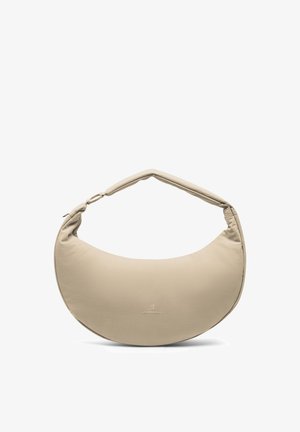 Bolso beige en forma de media luna con asa acolchada y sutil logo "Johnny Urban" centrado en el frente.