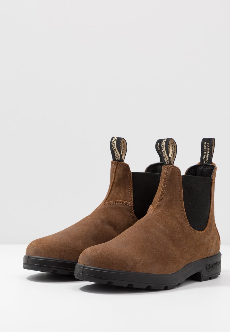 blundstone 1911 tobacco Suede Chelsea Boots while the leather insole and interior ensure that your feet stay cozy and supported throughout the day Blundstone 1911 ORIGINALS SERIES -