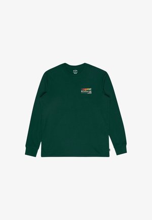 Langärmliges, dunkelgrünes T-Shirt aus Baumwolle. Es verfügt über ein kleines, mehrfarbiges Logo-Patch auf der Brust. Gerader Saum und Rundhalsausschnitt-Design.