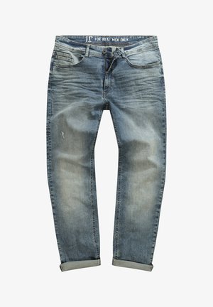 Jeans de mezclilla azul claro con un lavado desvanecido, que presentan un diseño de pierna recta, puños enrollados y un ligero desgastado en la parte delantera.