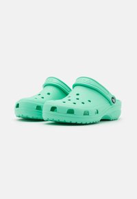 Crocs CLASSIC UNISEX - Mulas - pistachio