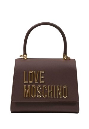 Brun håndtaske med top-håndtag og store gyldne bogstaver, der staver LOVE MOSCHINO på frontklappen.