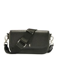 Czarna torba na ramię wykonana z teksturowanej skóry, z odczepianym, regulowanym paskiem oraz srebrnymi elementami do zapięcia i wykończenia.