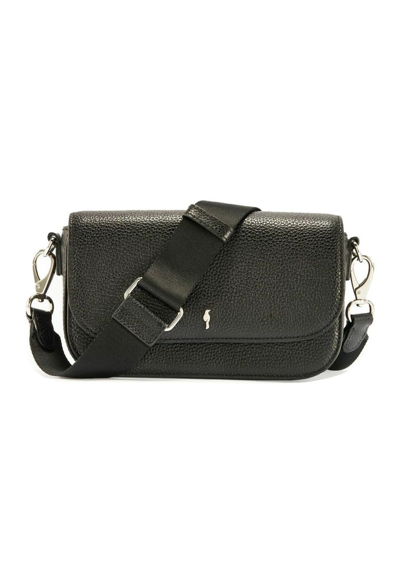 Czarna torba na ramię wykonana z teksturowanej skóry, z odczepianym, regulowanym paskiem oraz srebrnymi elementami do zapięcia i wykończenia.
