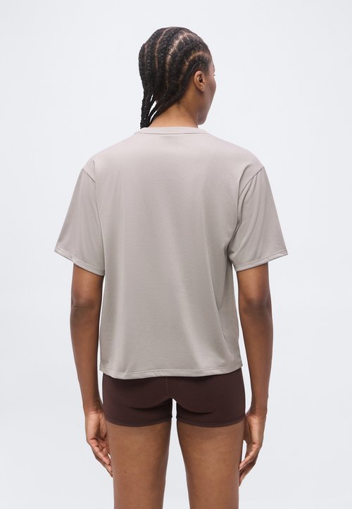 PUMA TAD ESSENTIAL RELAXED TEE - Sports T-shirt - mouse gray — foto 3