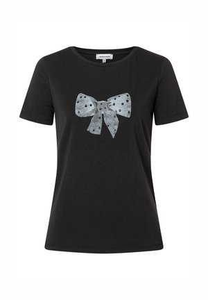 Schwarzes T-Shirt mit kurzen Ärmeln und einem silbernen Pailletten-Schleifendesign mit Polka-Dots und kleinen Verzierungen auf der Schleife. Rundhalsausschnitt.