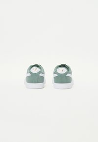 Puma CLUB II JR UNISEX - Sneakers basse - green moon/white
