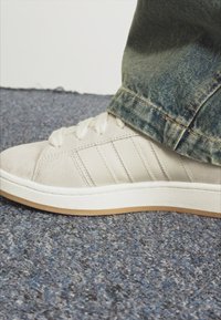 adidas Originals CAMPUS 00S UNISEX - Sapatilhas - alumina/off white/gum