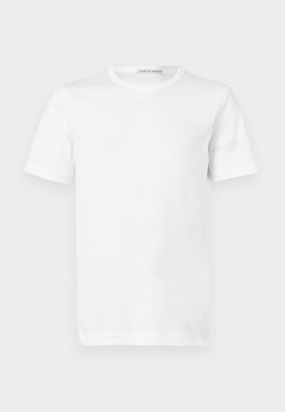 Λευκό απλό κοντομάνικο μπλουζάκι με στρογγυλή λαιμόκοψη και ετικέτα «Tiger of Sweden» μέσα στο γιακά, αποτυπωμένο σε λευκό φόντο.