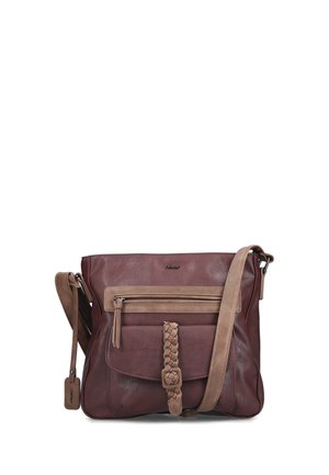 Sac bandoulière en cuir marron avec une sangle tressée beige, une poche avant zippée et une sangle d'épaule beige réglable.