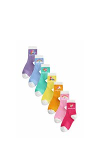 Socks coloridos para niños dispuestos en una línea, con patrones y nombres de los días de la semana: morado, azul, verde, amarillo, naranja, rosa, cada uno con diseños únicos.