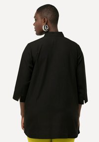 Ulla Popken LONGLINE 3/4 SLEEVE COLLARED - Camicetta - black