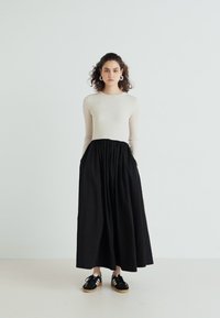 YAS YASMIRA  LONG DRESS - Maksi suknelė - birch/black
