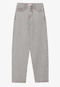 Jeans de mezclilla gris con un diseño de cintura alta, pierna recta, detalles de costura visibles en color contrastante y bolsillos frontales.
