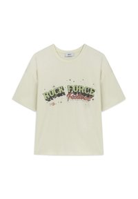T-shirt oversize color crema in cotone, con una stampa grafica che riporta il testo "ROCK FORCE Festival" in verde e rosso.