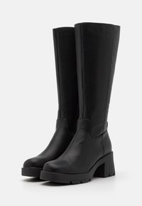 Even&Odd Batai su platforma - black
