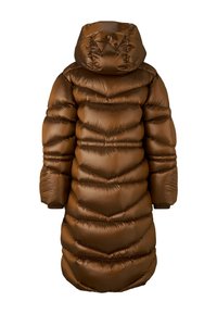 Długi brązowy puchowy płaszcz z kapturem, przeszywany wzór w jodełkę i ściągacze na rękawach, widoczny od tyłu na białym tle.
