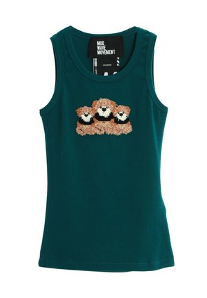 Top - green