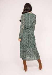 Dona x Lisa IFLOR - Robe de jour - beige