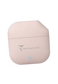 Boîtier de chargement Techmade, rectangulaire avec des bords arrondis, finition rose doux. Comprend un indicateur LED bleu et un logo gris à l'avant.