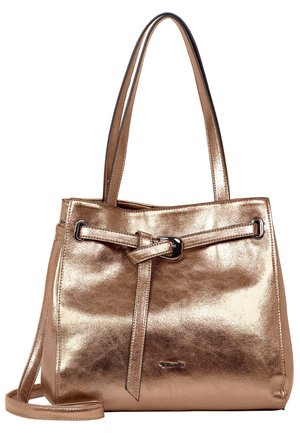 Metaliczna torebka typu tote w kolorze różowego złota z podwójnymi paskami na ramię, detalem węzła z przodu oraz gładkim, teksturowanym wykończeniem ze skóry.