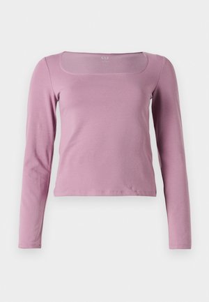 Langermet topp i lys rosa, med firkantet utringning, tettsittende design og glatt, elastisk stoff. Enkel og allsidig stil.