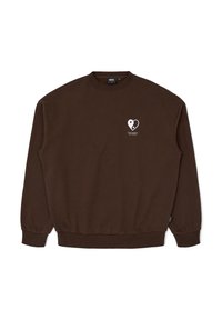 Felpa marrone in cotone con maniche lunghe, polsini a coste e scollatura rotonda. Presenta una grafica a forma di cuore bianco sul lato sinistro del petto.
