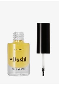 Nagelolie in een doorzichtige glazen fles met een gele vloeistof, voorzien van een zwarte dop en label met de tekst "Dashl" en "100% vegan".
