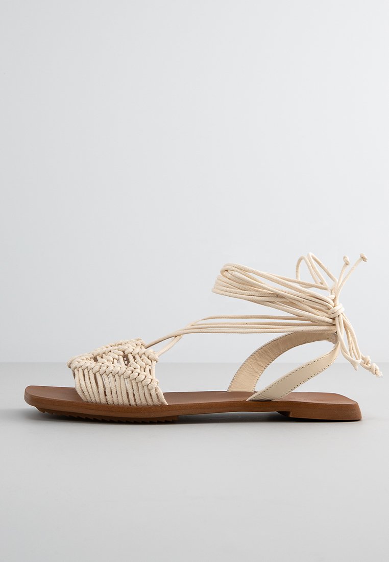 AllSaints Sandalen wit