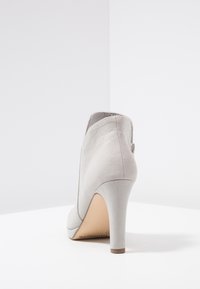 Tamaris Bottines à talons hauts - grey