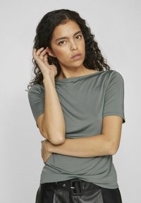 VILA T-shirt basic - laurel wreath