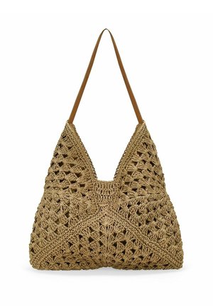 Bolso de paja tejido en tonos naturales con un diseño en forma de V, que presenta un patrón texturizado y asas de cuero marrón.