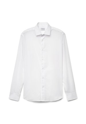 Weißes langärmeliges Hemd mit Knopfleiste, klassischem Kragen und geknöpften Manschetten, flach auf weißem Hintergrund ausgelegt.