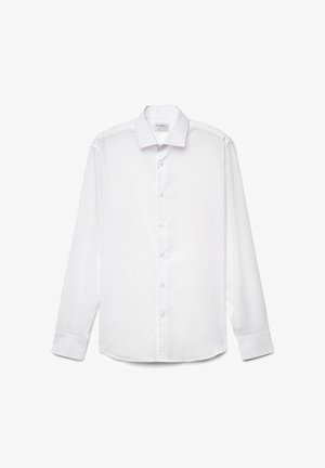 Camicia bianca da uomo a maniche lunghe con bottoni, colletto classico e polsini, stesa piatta su sfondo bianco.