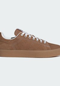 adidas Originals STAN SMITH CS - Tenisice - brown desert   core white   gum
