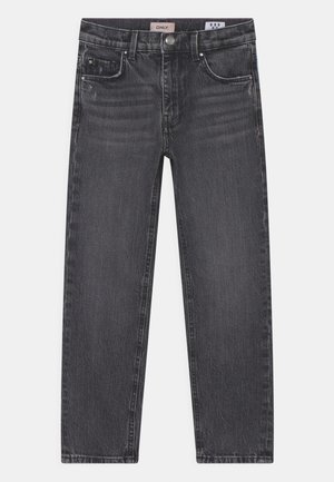 Juodos džinsinės kelnės su tiesiomis kojomis, turinčios šonines kišenes, mygtuko užsegimą ir subtilų blukimą. Be papuošimų ar raštų.