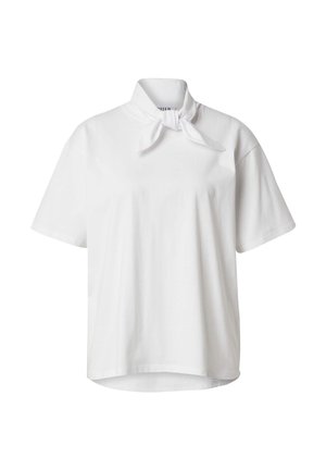 Weiße Kurzarmbluse mit hohem Kragen und einer gebundenen Schleifenverzierung am Ausschnitt, aus weichem Baumwollstoff mit lässigem Sitz.