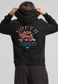 Puma DOWNTOWN GRAPHIC - Jersey con capucha - black