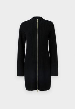 Mustast soonikust kardigan pikkade varrukatega, kõrge kraega ja täispikkuse esikinnitusega, millel on kontrastne kuldne tõmblukk.