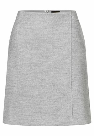 Jupe en laine gris clair, longueur genou, avec une fermeture à boutons et un détail de couture subtil sur le côté droit avant.