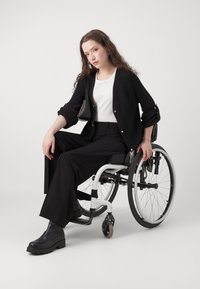 Anna Field Tygbyxor - black