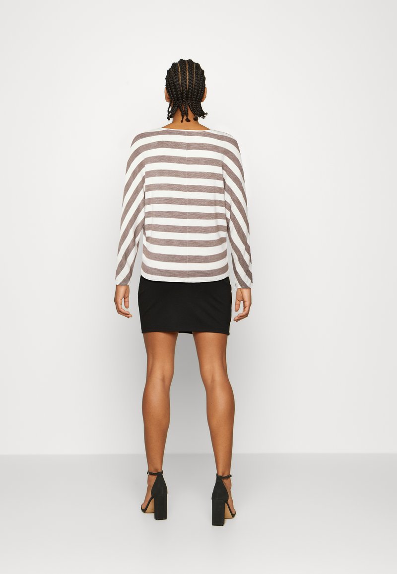 Damen Strickjacken | ONLY ONLLIRA VNECK Strickpullover walnut tofu/braun - YR32443 Damen Strickjacken | ONLY ONLLIRA VNECK Strickpullover walnut tofu/braun - YR32443