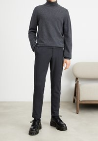 Calvin Klein Tygbyxor - mottled dark grey