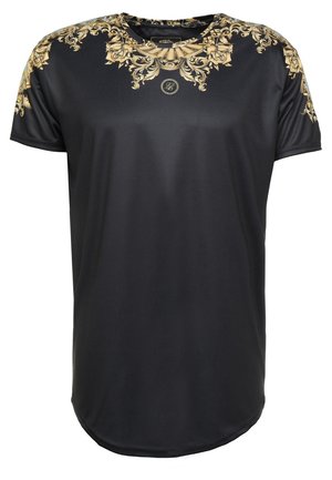Schwarzes kurzärmeliges T-Shirt mit goldenen, verzierten Blumenmustern auf Schultern und Ausschnitt, mit kleinem rundem Logo auf der Brustmitte.