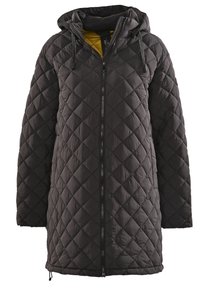 Černý prošívaný dlouhý kabát s kapucí, s diagonálním vzorem, předním zipem a stahovacími šňůrkami v pase. Prošitý s kontrastním žlutým vnitřkem.